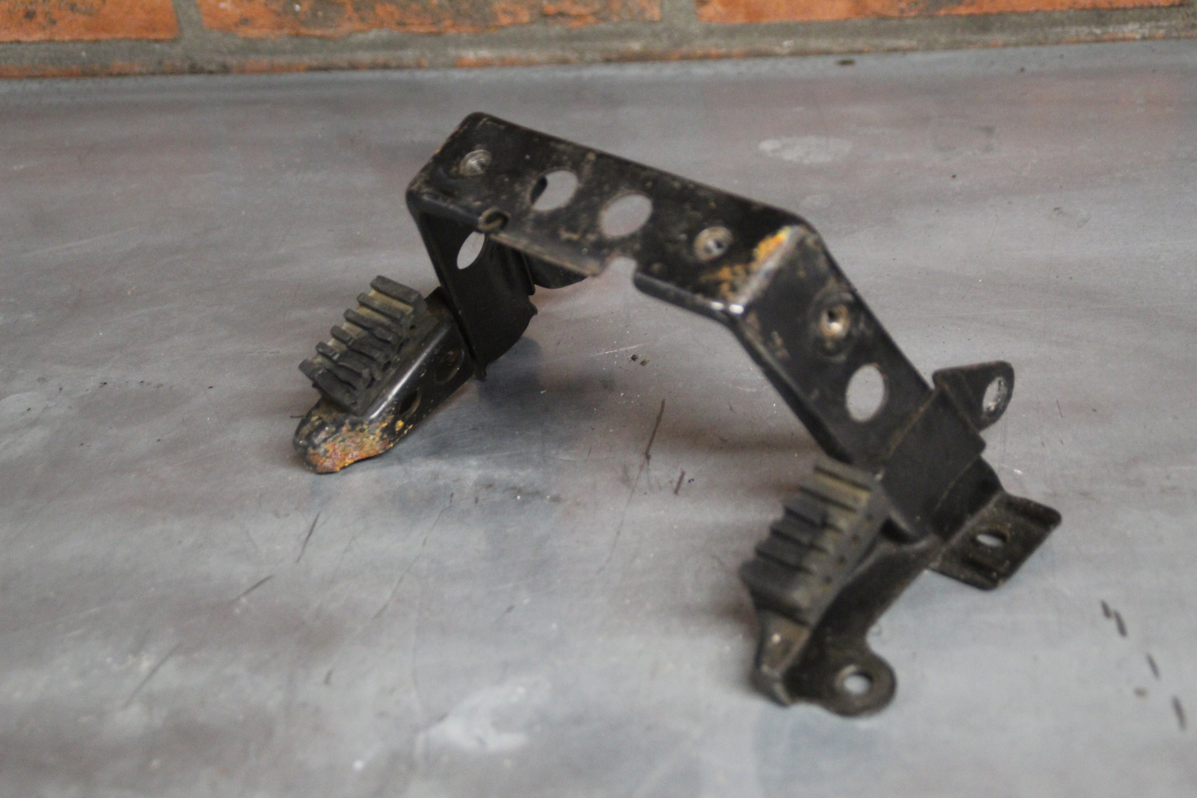 Suzuki GSX750F tankbevestiging