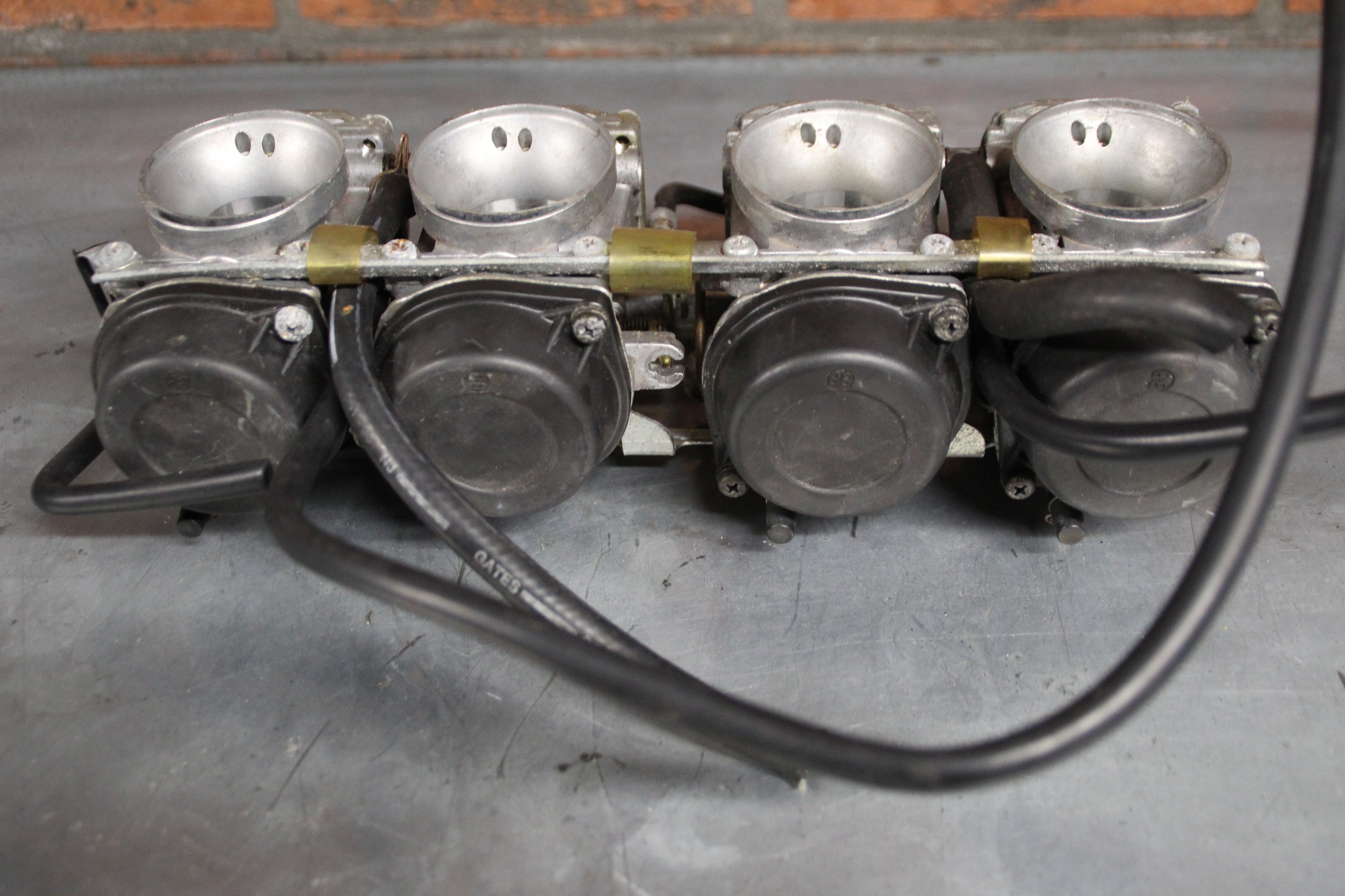 Suzuki GSX750F carburateurs