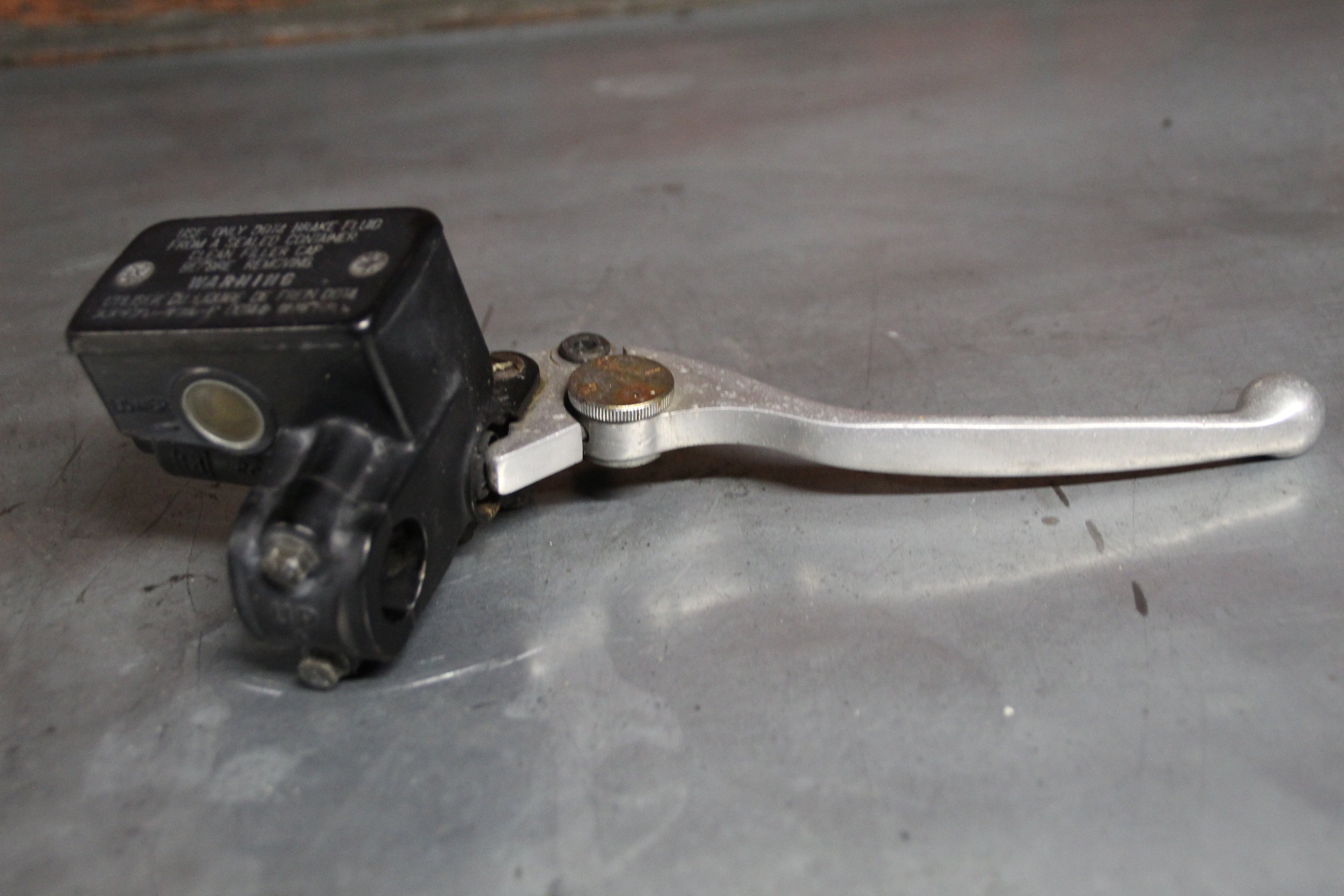Suzuki GSX750F rempomp voor