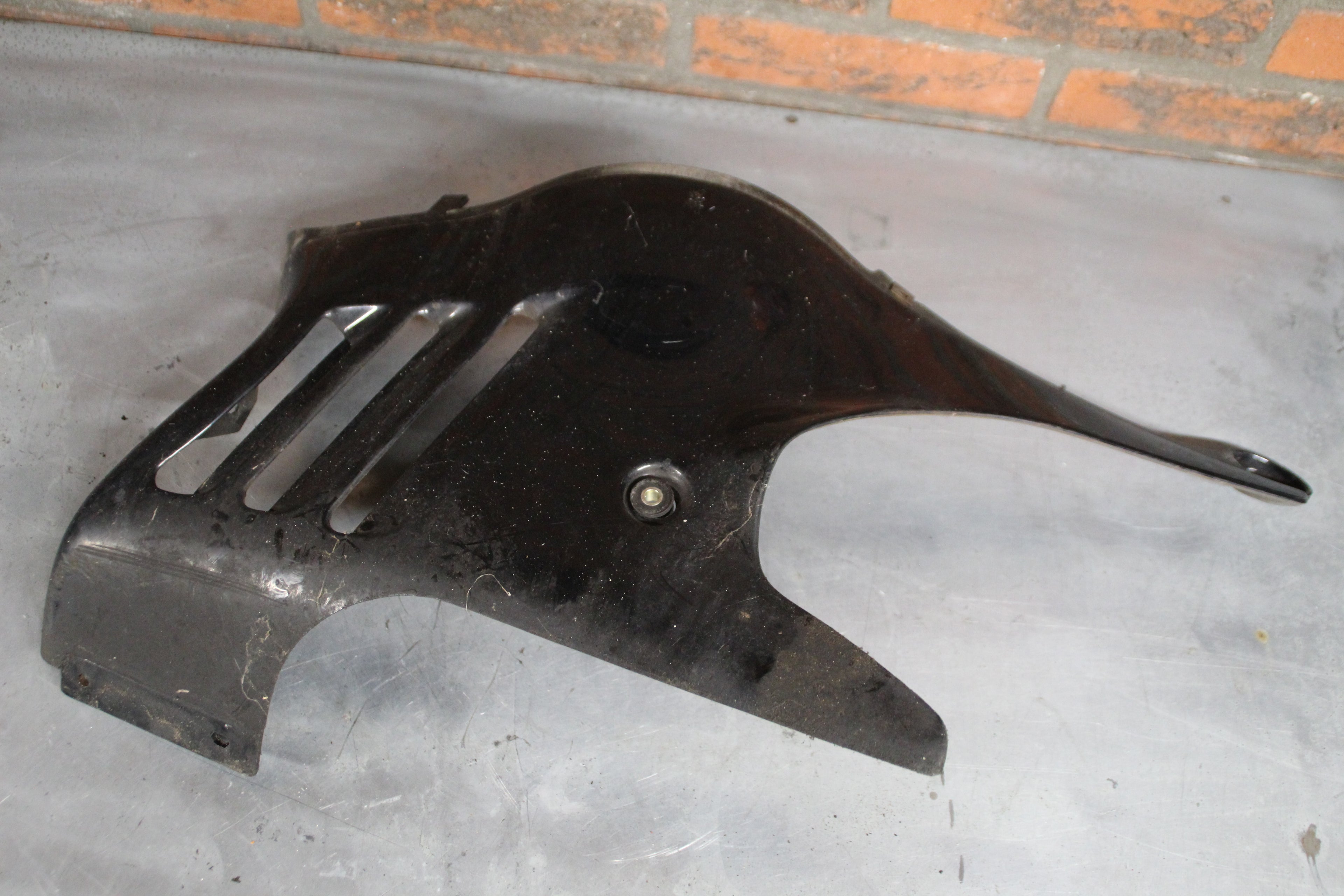 Suzuki GSX750F onderkuip links