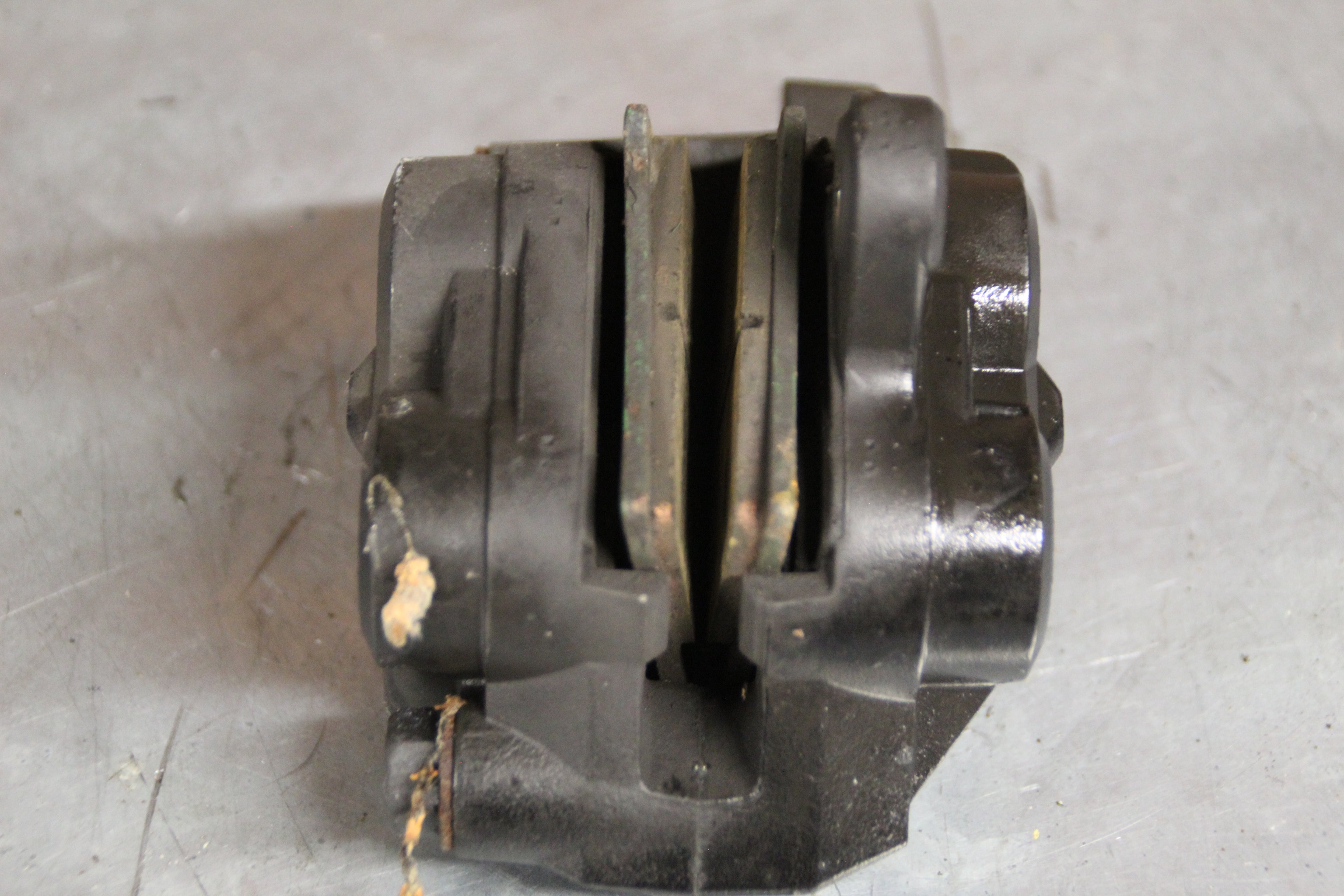 Suzuki GSX750F remklauw links