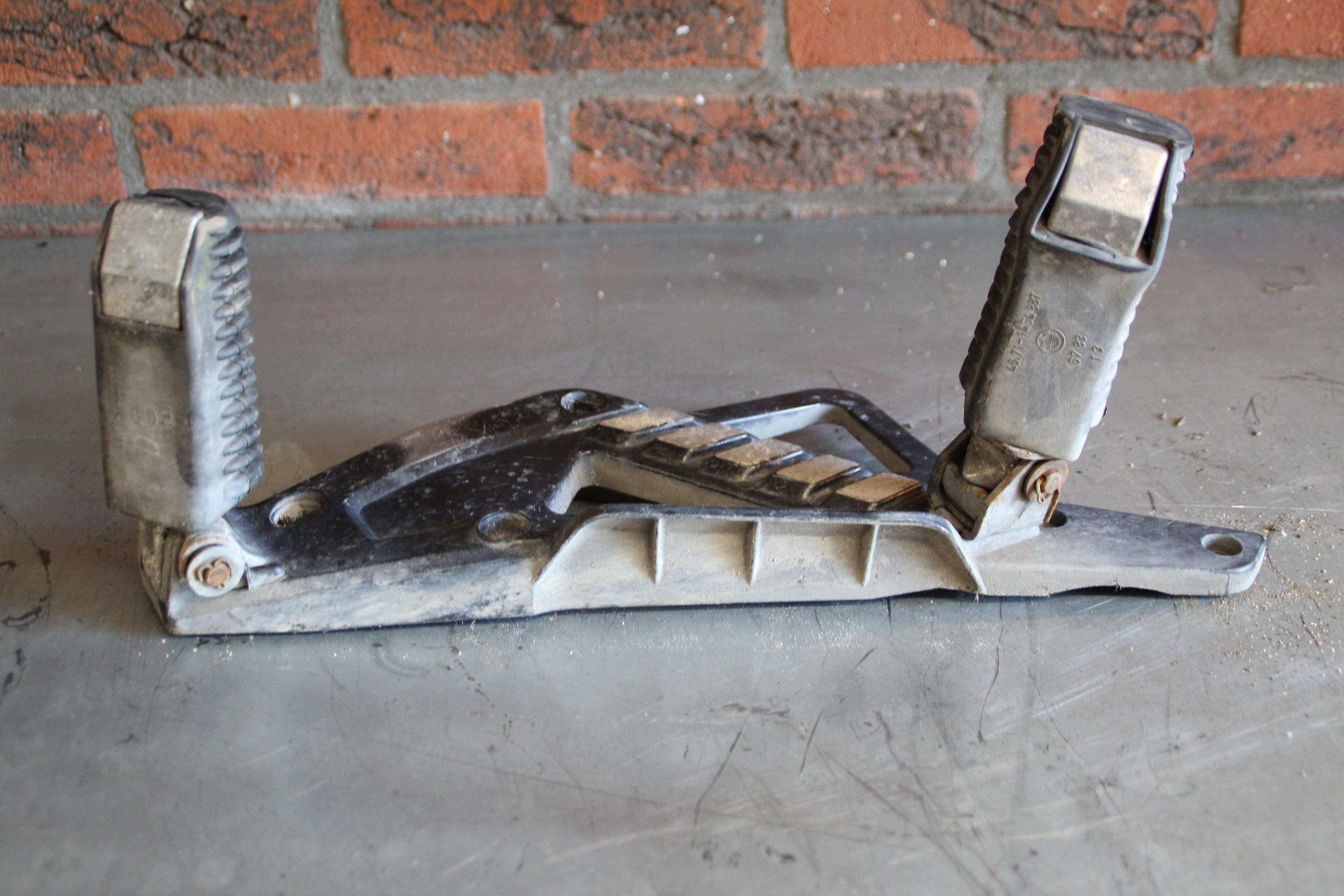 BMW K75RT schetsplaat links