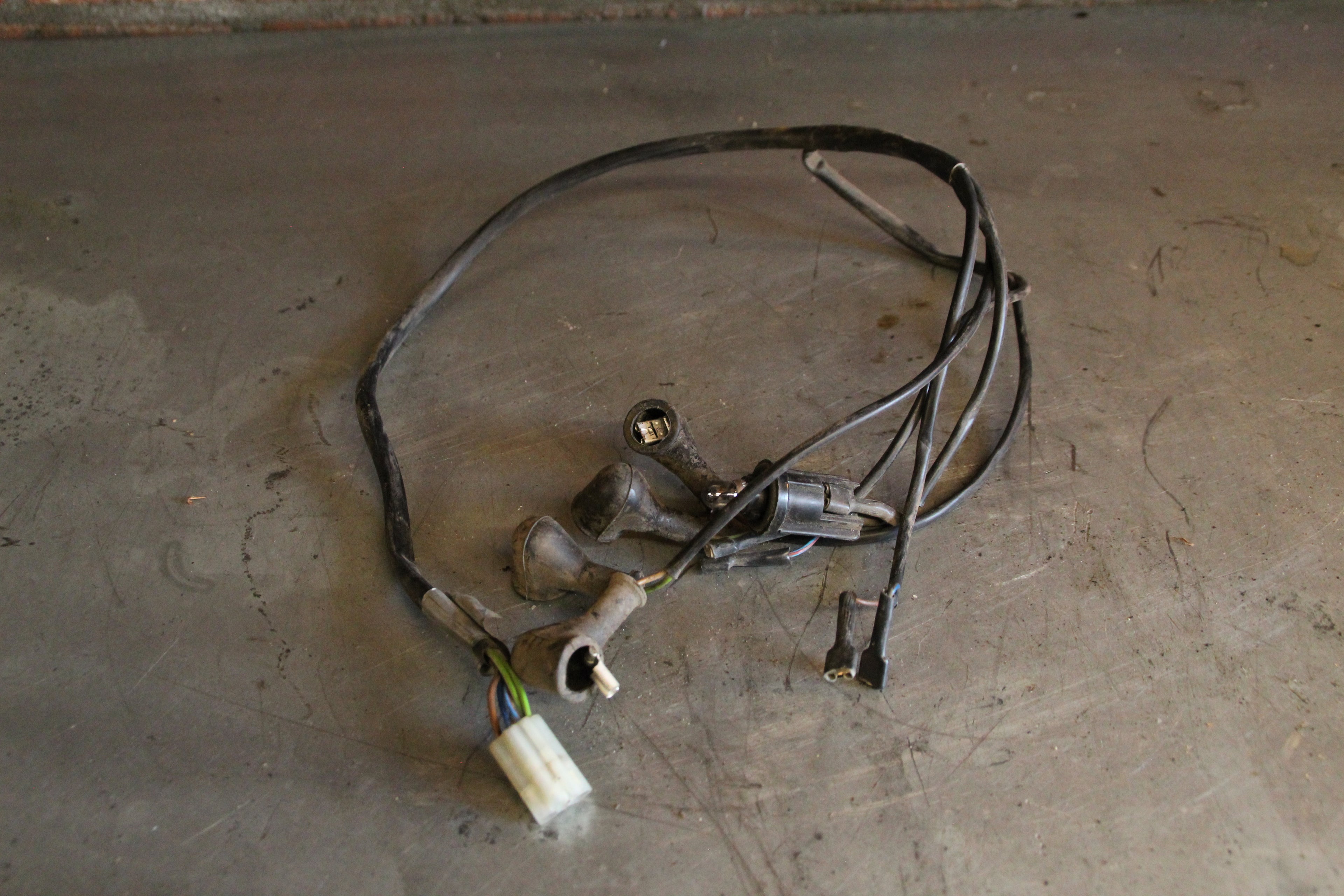 BMW K75RT kabelboom achter