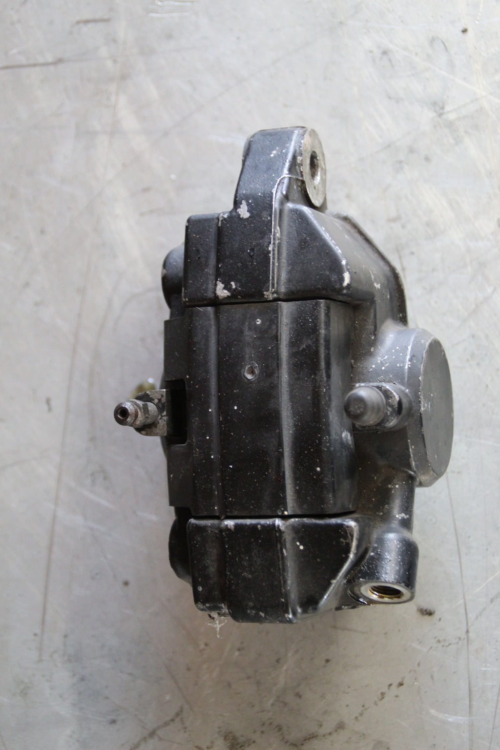 Suzuki GS550L remklauw achter