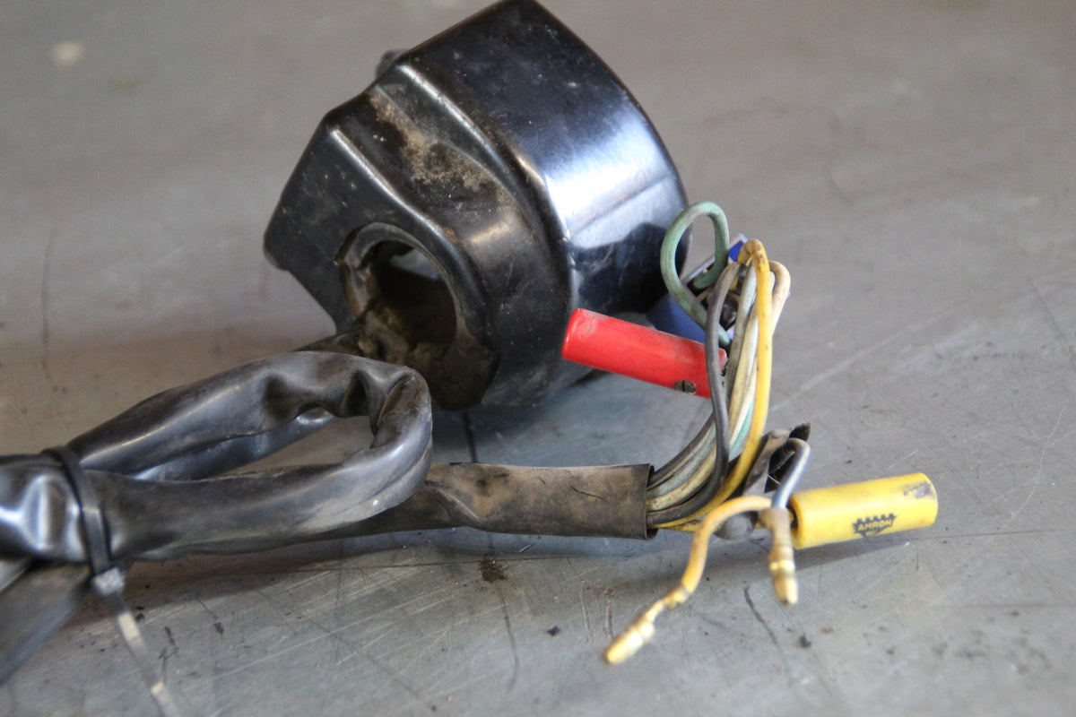 Suzuki GS550L stuurbediening links