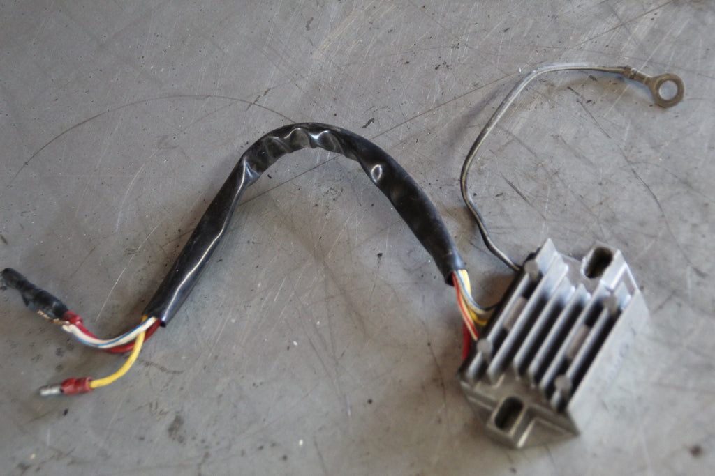Suzuki GS550L spanningsregelaar