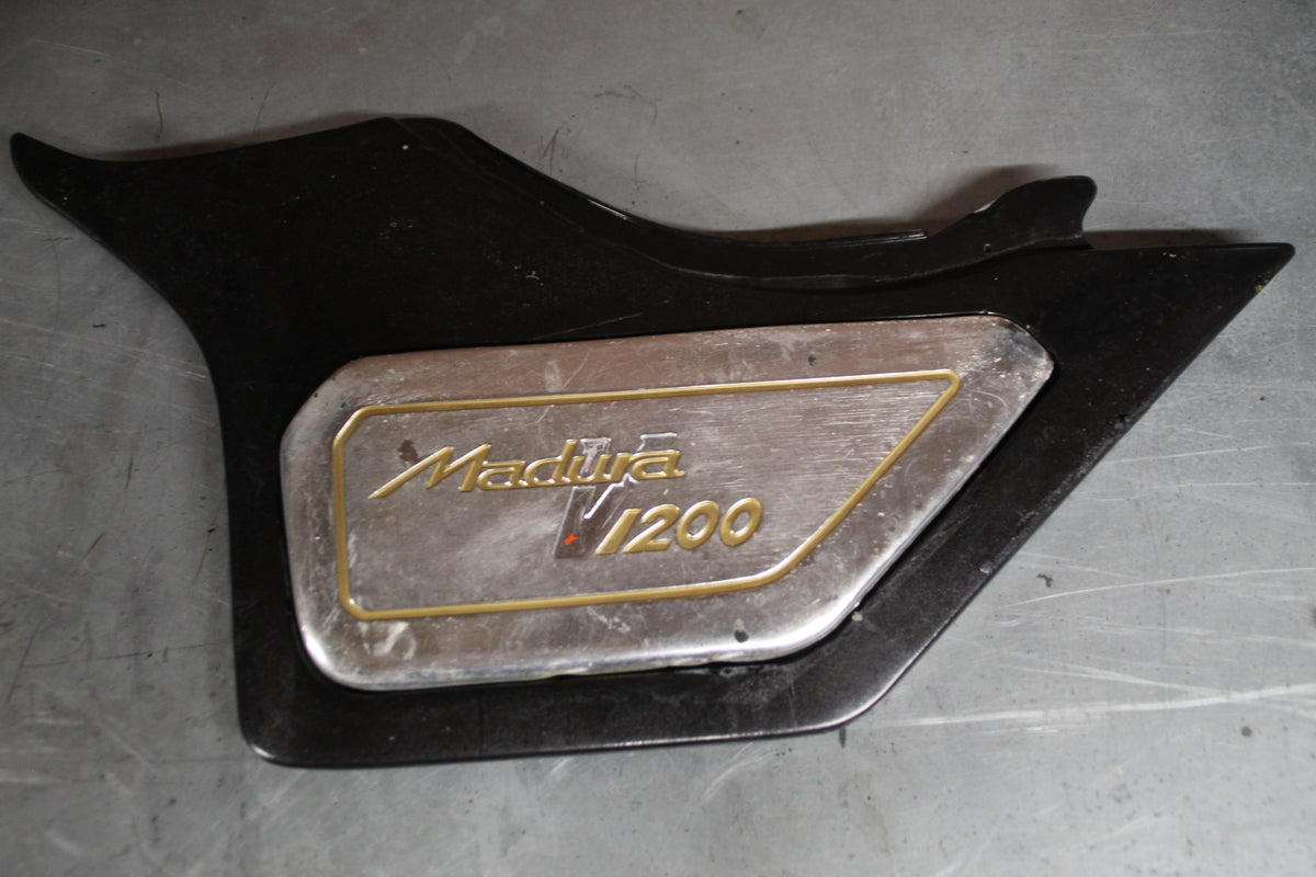 Suzuki GV1200 zijkap links