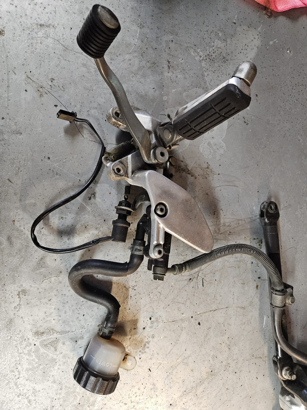 Yamaha FZR600 remsysteem achter