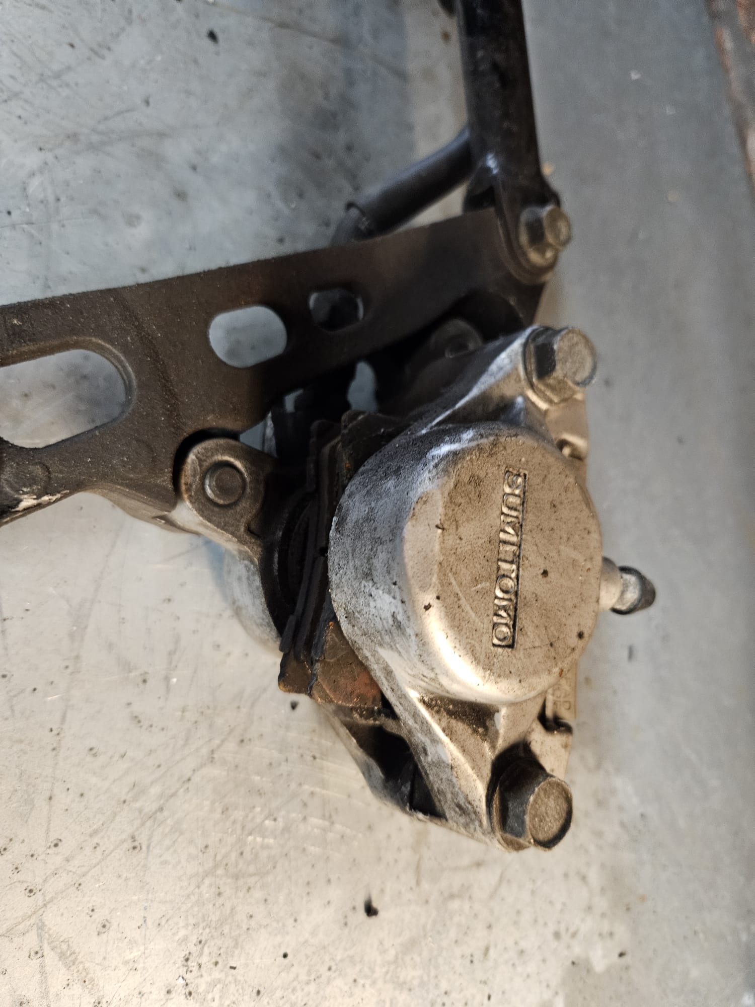 Yamaha FZR600 remsysteem achter